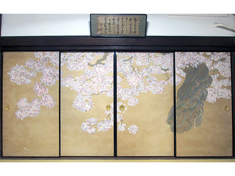 襖に「桜」